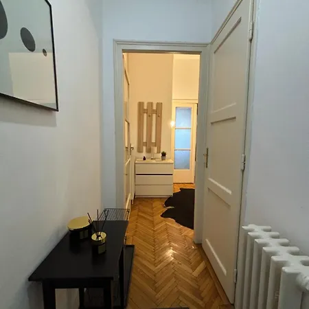Apartment Central Next To The Elisabeth Bridge